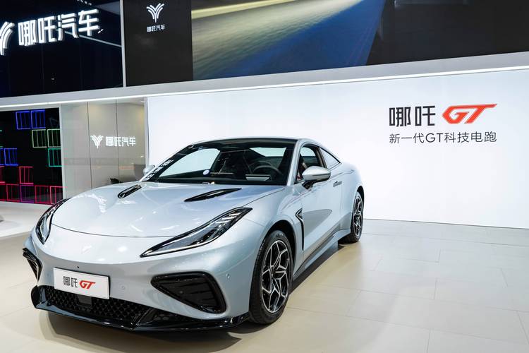 深圳坪山区弘凌裕企业管理咨询哪吒汽车在智能汽车领域的表现，领途汽车在新能源汽车市场中的影响力