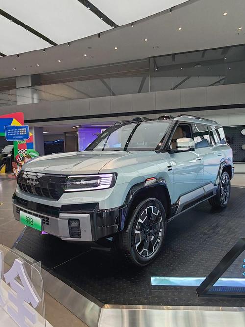 深圳坪山区弘凌裕企业管理咨询比亚迪方程豹硬派越野的爆款，英菲尼迪35周年与你共成长